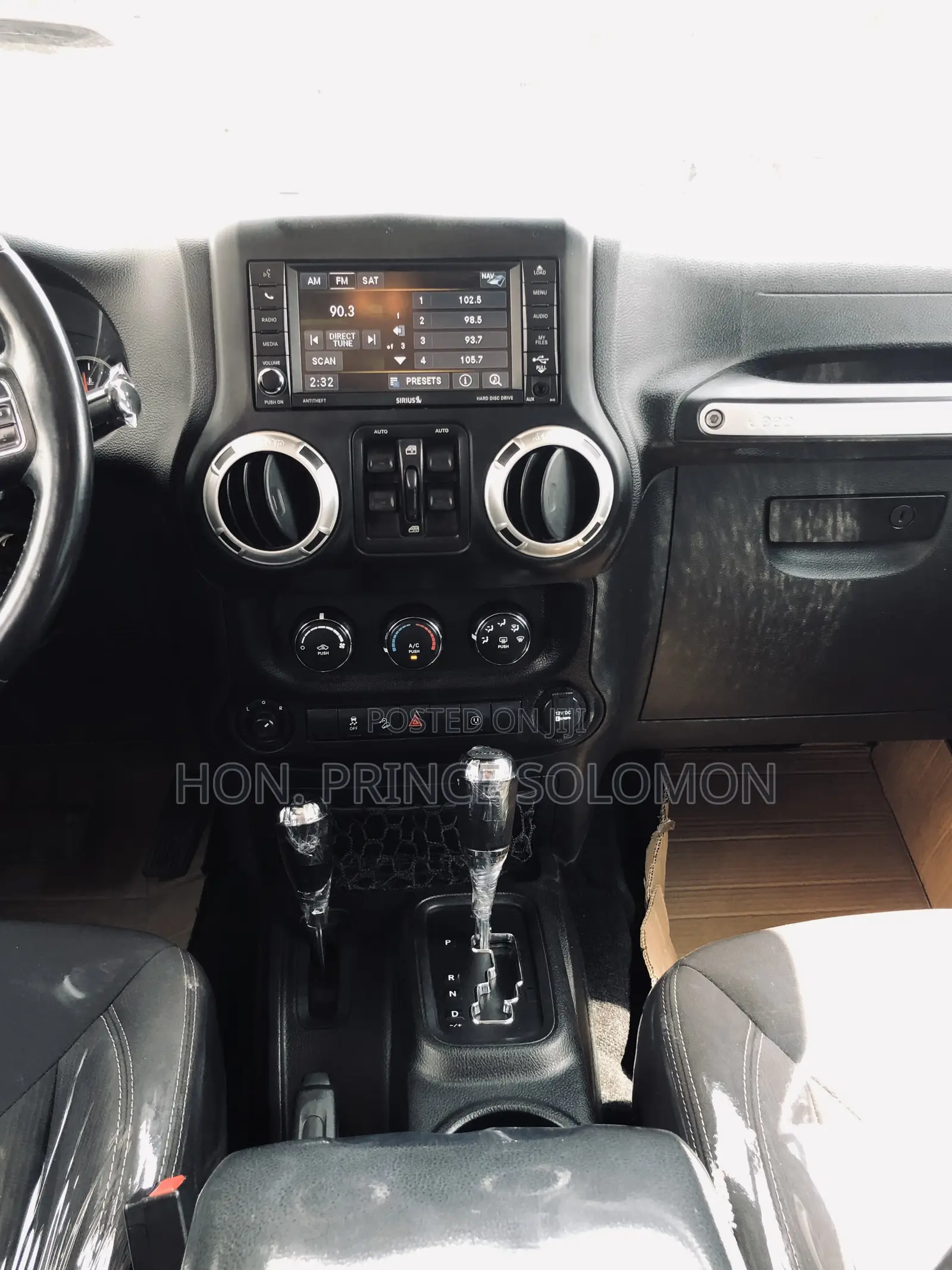 Jeep Wrangler Unlimited Rubicon 4dr SUV 4WD (3.6L 6cyl 6M) 2014 Gray