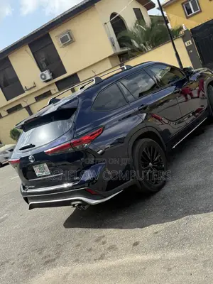 Toyota Highlander XSE AWD 2023 Blue