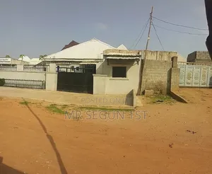 3bdrm Bungalow in Zuma Estate, Minna for sale