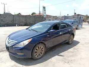 Hyundai Sonata Limited 2.0T Sedan (2.0L 4cyl 6A) 2013 Blue