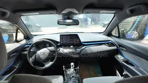 Toyota C-HR XLE FWD 2019 Blue