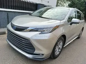 Toyota Sienna 2021 Silver