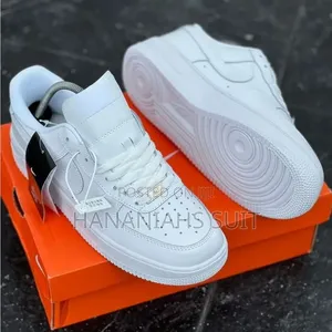 White Nike Airforce 1 Sneakers