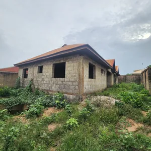 5bdrm Block of Flats in Oloogbo Ologuneru for sale