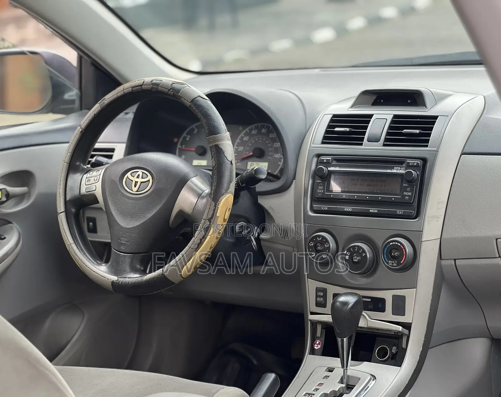 Toyota Corolla 2012 Silver