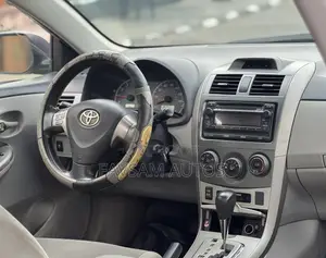 Toyota Corolla 2012 Silver
