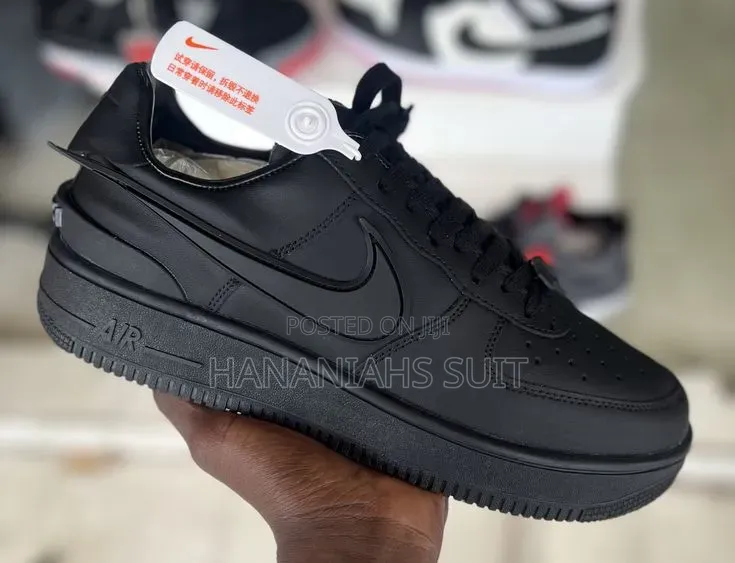 Black Nike Airforce 1