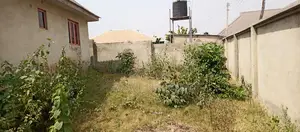 1 Plot Oloje Ologuneru Extention With 24hours Lit