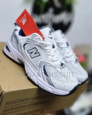 White New Balance 530