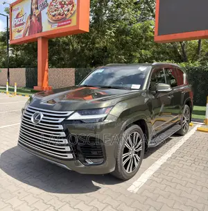 Lexus LX 600 2022 Green