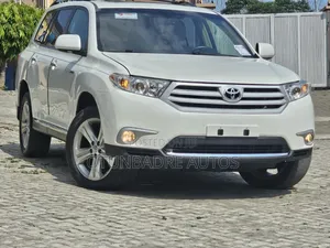 Toyota Highlander Limited 3.5l 4WD 2013 White