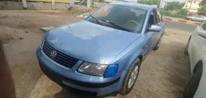 Volkswagen Passat 1997 Blue
