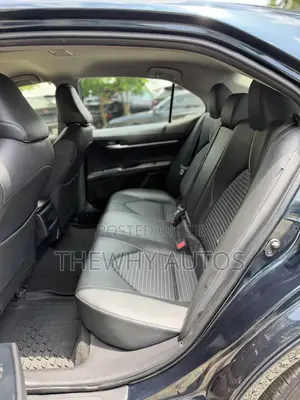 Toyota Camry SE (2.5L 4cyl 8A) 2019 Blue