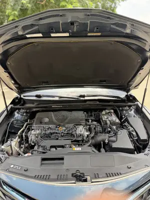 Toyota Camry SE (2.5L 4cyl 8A) 2019 Blue