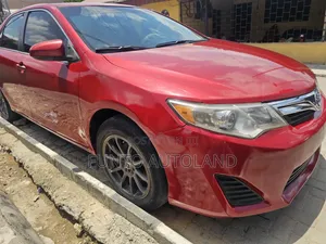 Toyota Camry LE 4dr Sedan (2.5L 4cyl 6A) 2012 Red