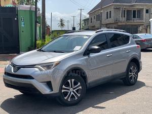 Toyota RAV4 LE FWD (2.5L 4cyl 6A) 2017 Silver