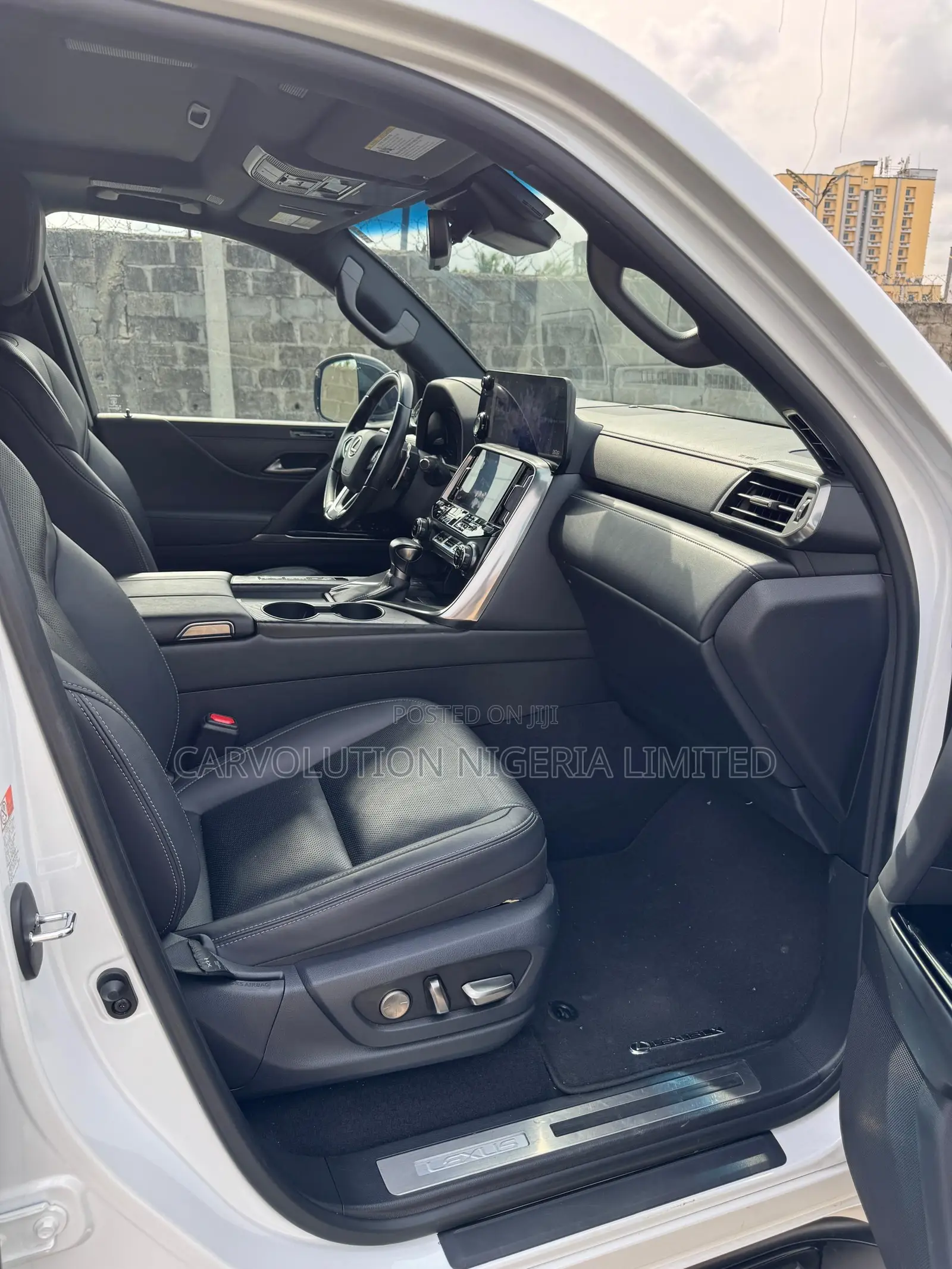Lexus LX 600 2023 White