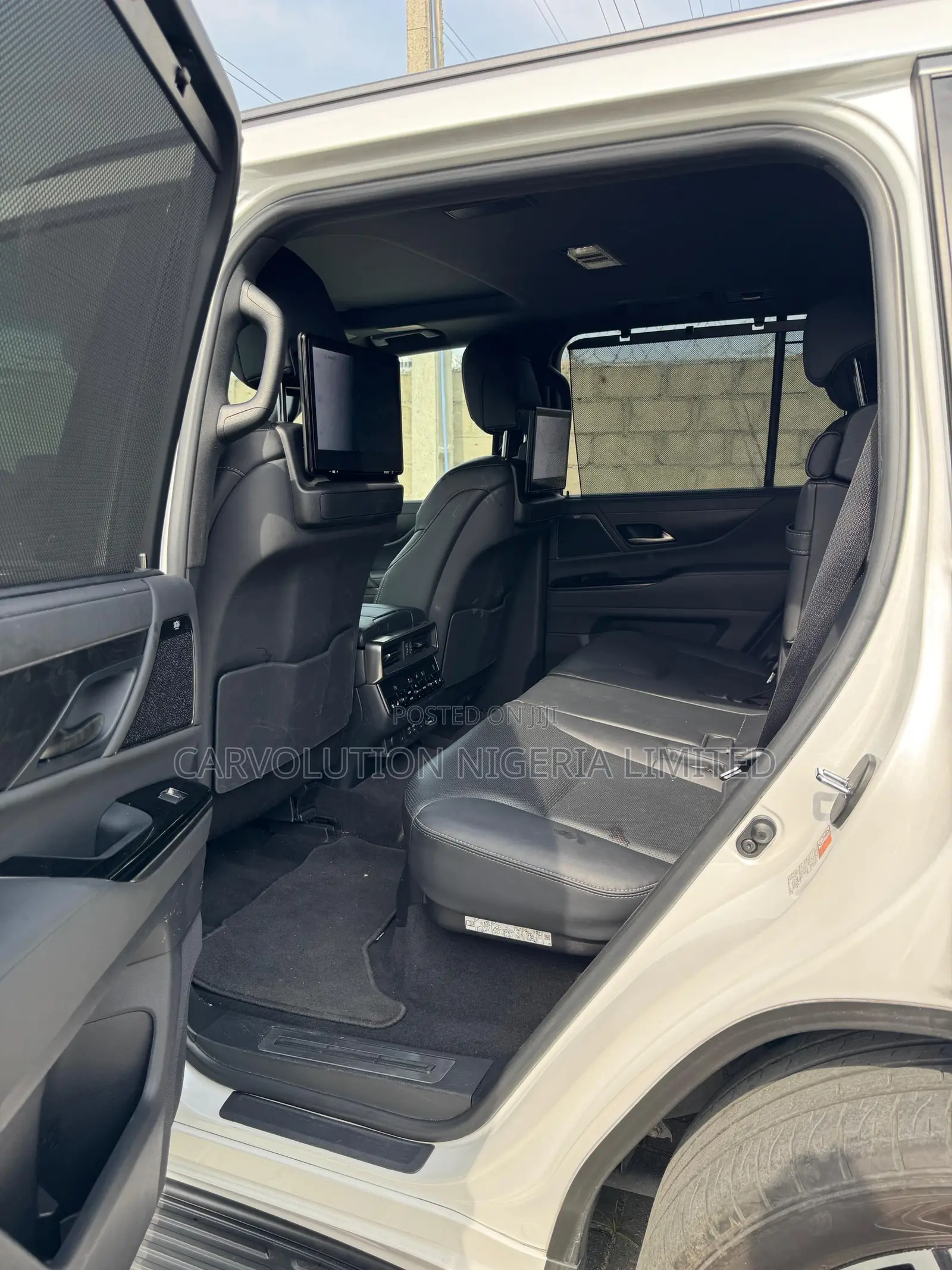 Lexus LX 600 2023 White