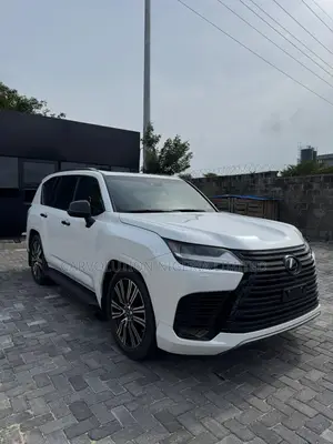 Lexus LX 600 2023 White