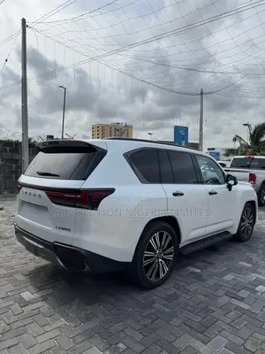 Lexus LX 600 2023 White
