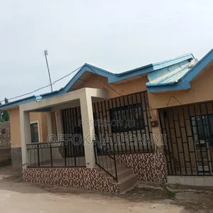 7bdrm Block of Flats in Phase 2 / Jikwoyi for sale