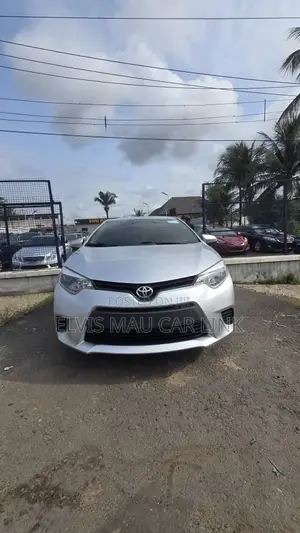 Toyota Corolla LE 4dr Sedan (1.8L 4cyl CVT) 2014 Silver
