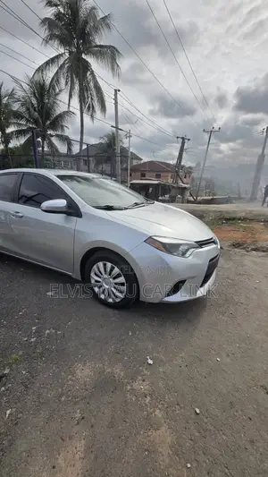 Toyota Corolla LE 4dr Sedan (1.8L 4cyl CVT) 2014 Silver