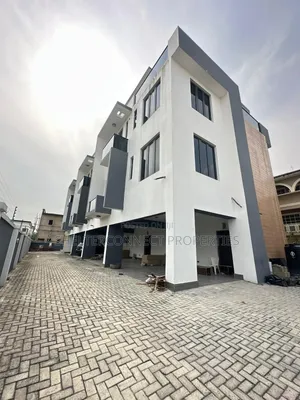 4bdrm Apartment in Thomas Estate for sale