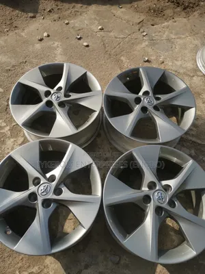 Toyota Camry 18 Rim 2013 Follow Come