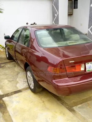Toyota Camry LE 4dr Sedan (2.4L 4cyl 5M) 2002 Red