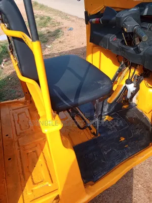 TVS Apache 180 RTR 2022 Yellow