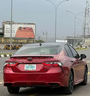 Toyota Camry SE 2021 Red