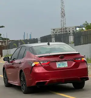 Toyota Camry SE 2021 Red