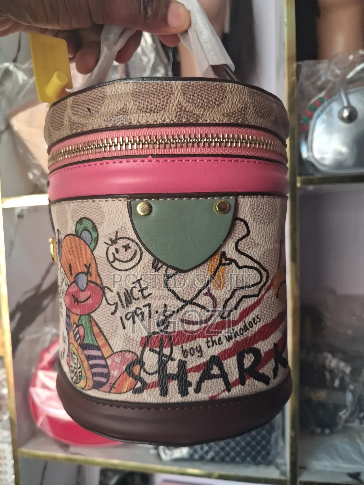 Females Round Box Bag