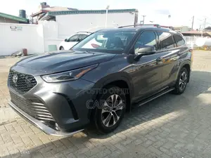 Toyota Highlander 2021 Gray