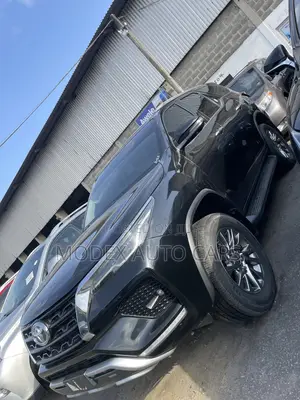 Toyota Fortuner 2023 Black