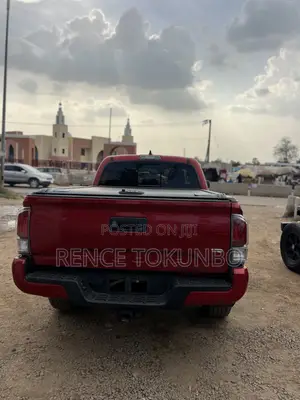Toyota Tacoma 2022 Red