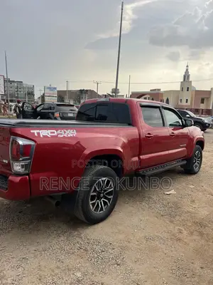 Toyota Tacoma 2022 Red