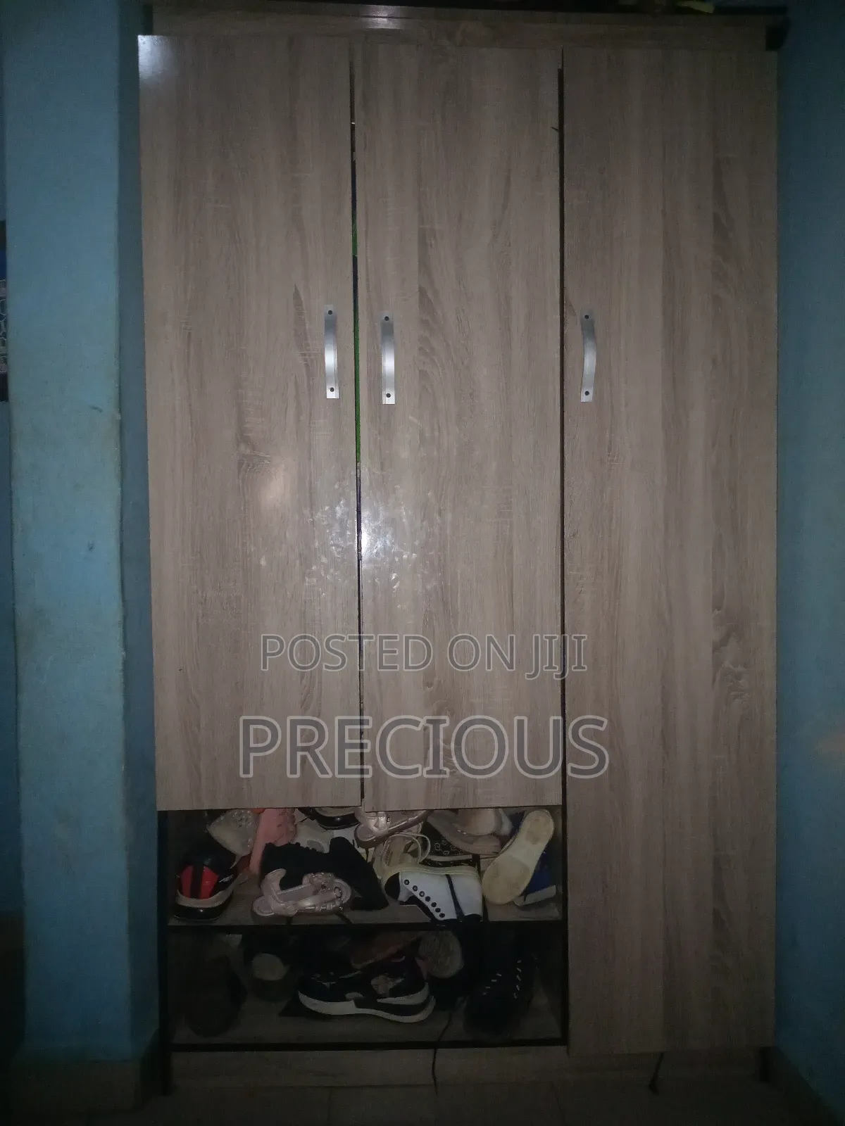 Walldrope for Clothes