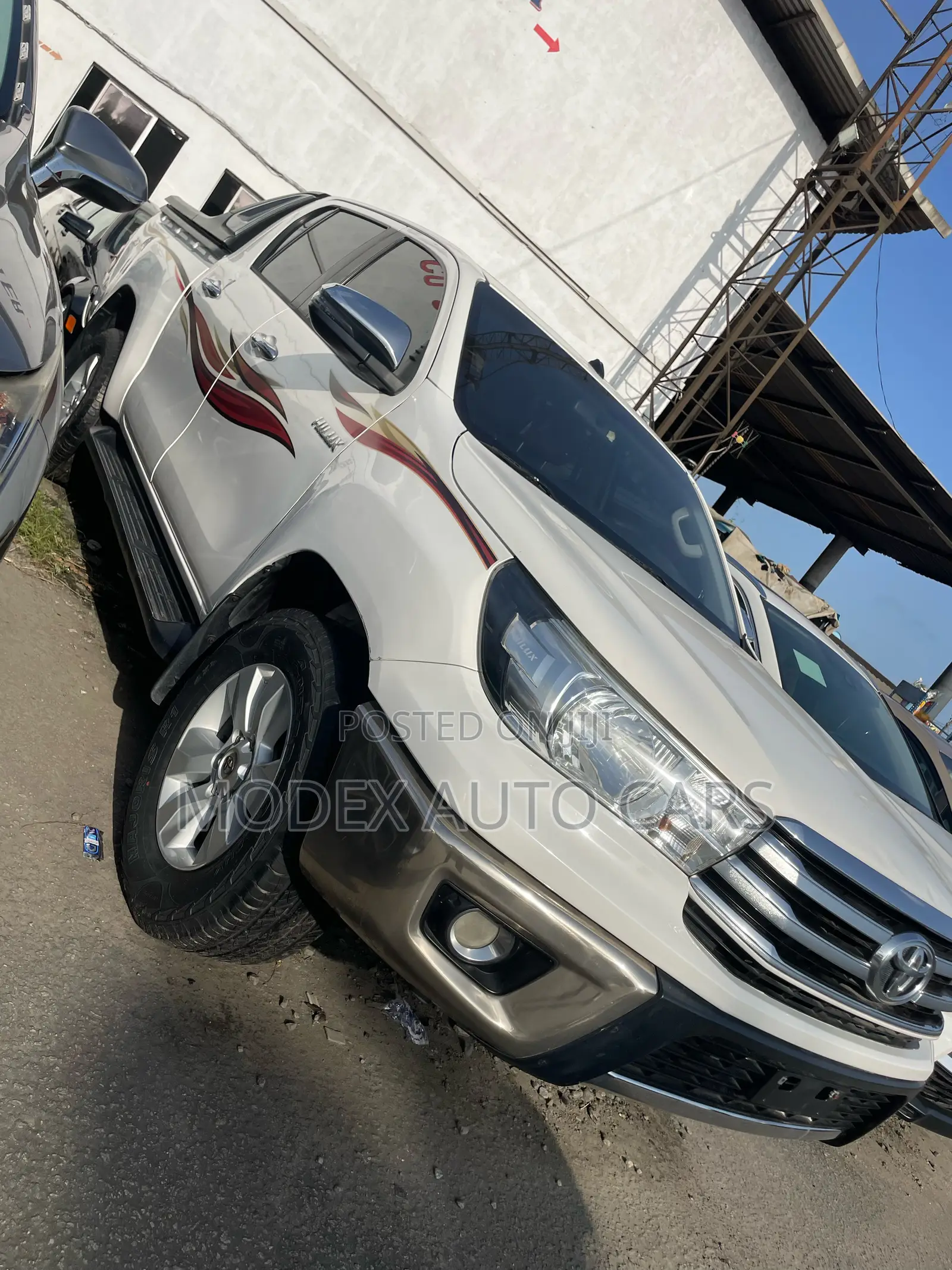 Toyota Hilux 2020 White