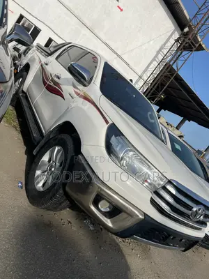 Toyota Hilux 2020 White