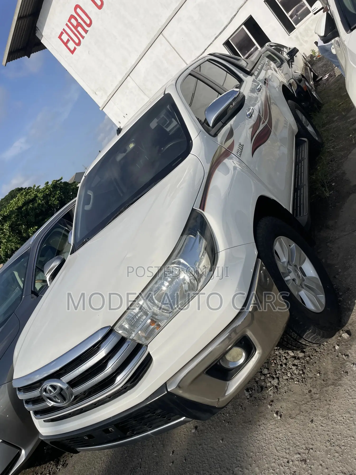 Toyota Hilux 2020 White
