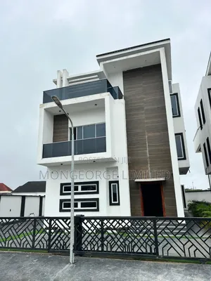 5bdrm Duplex in Chevron for sale