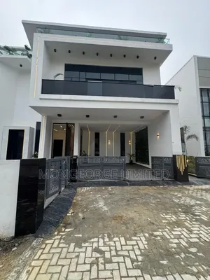 5bdrm Duplex in Chevron for sale