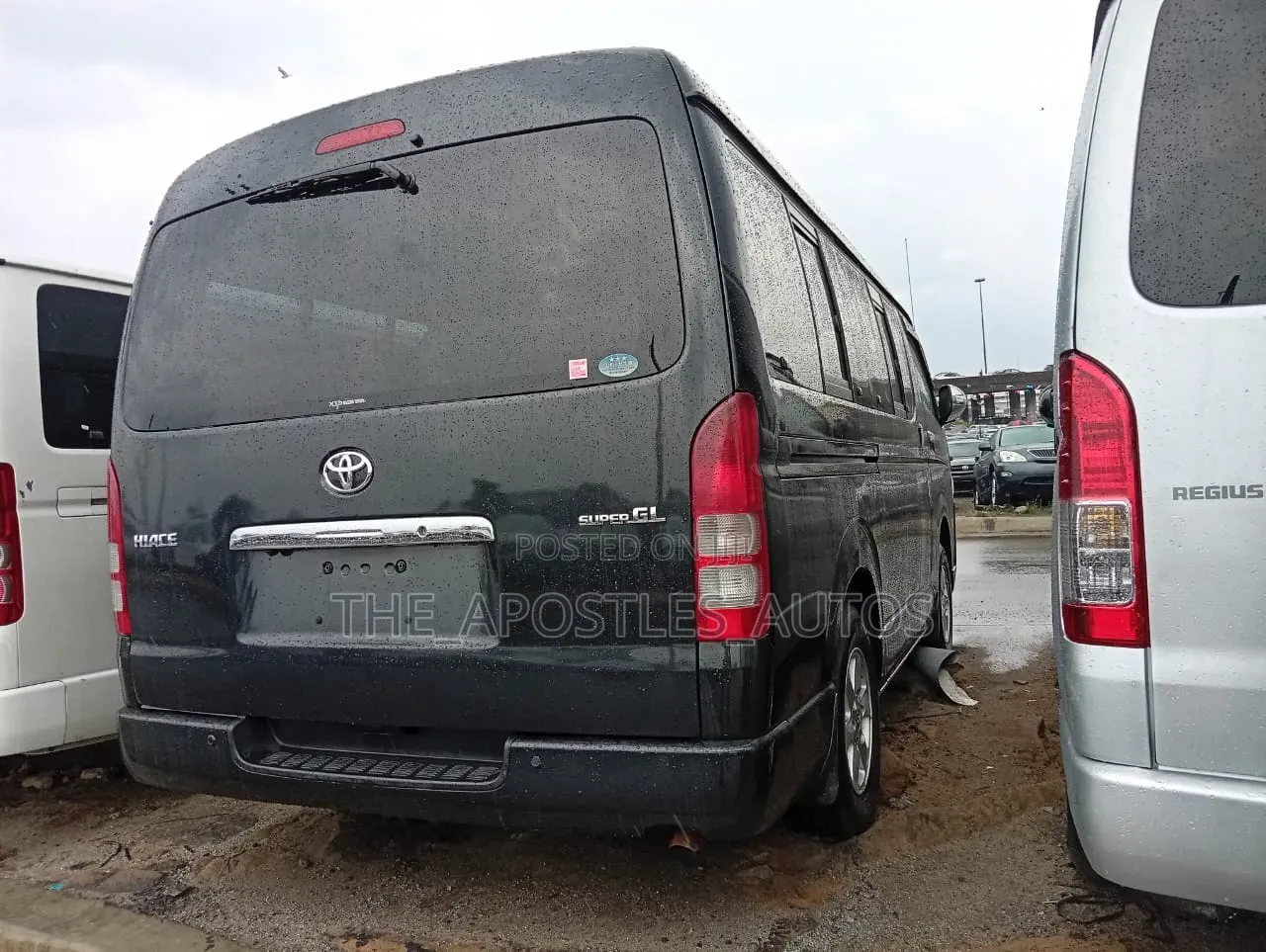 Toyota HiAce 2013 Black