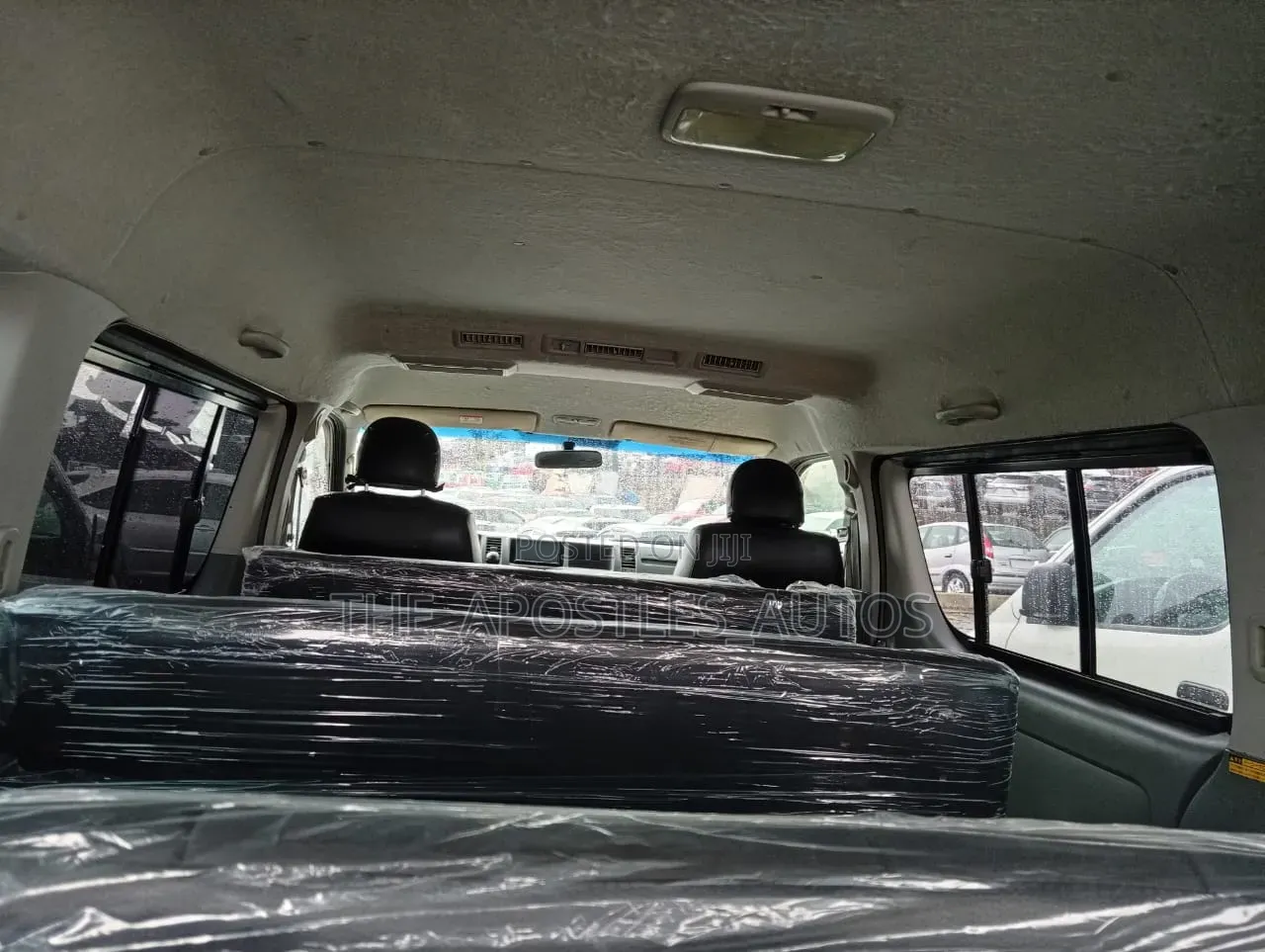Toyota HiAce 2013 Black