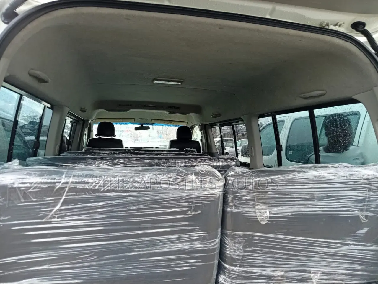 Toyota HiAce 2013 Black