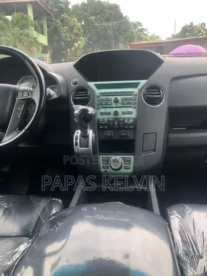 Honda Pilot Touring w/RES/Navi 4WD (3.5L 6cyl 5A) 2011 Black