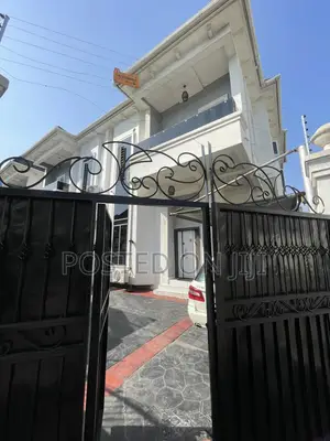 Furnished 4bdrm Townhouse / Terrace in Tulip Haven, Chevron for rent