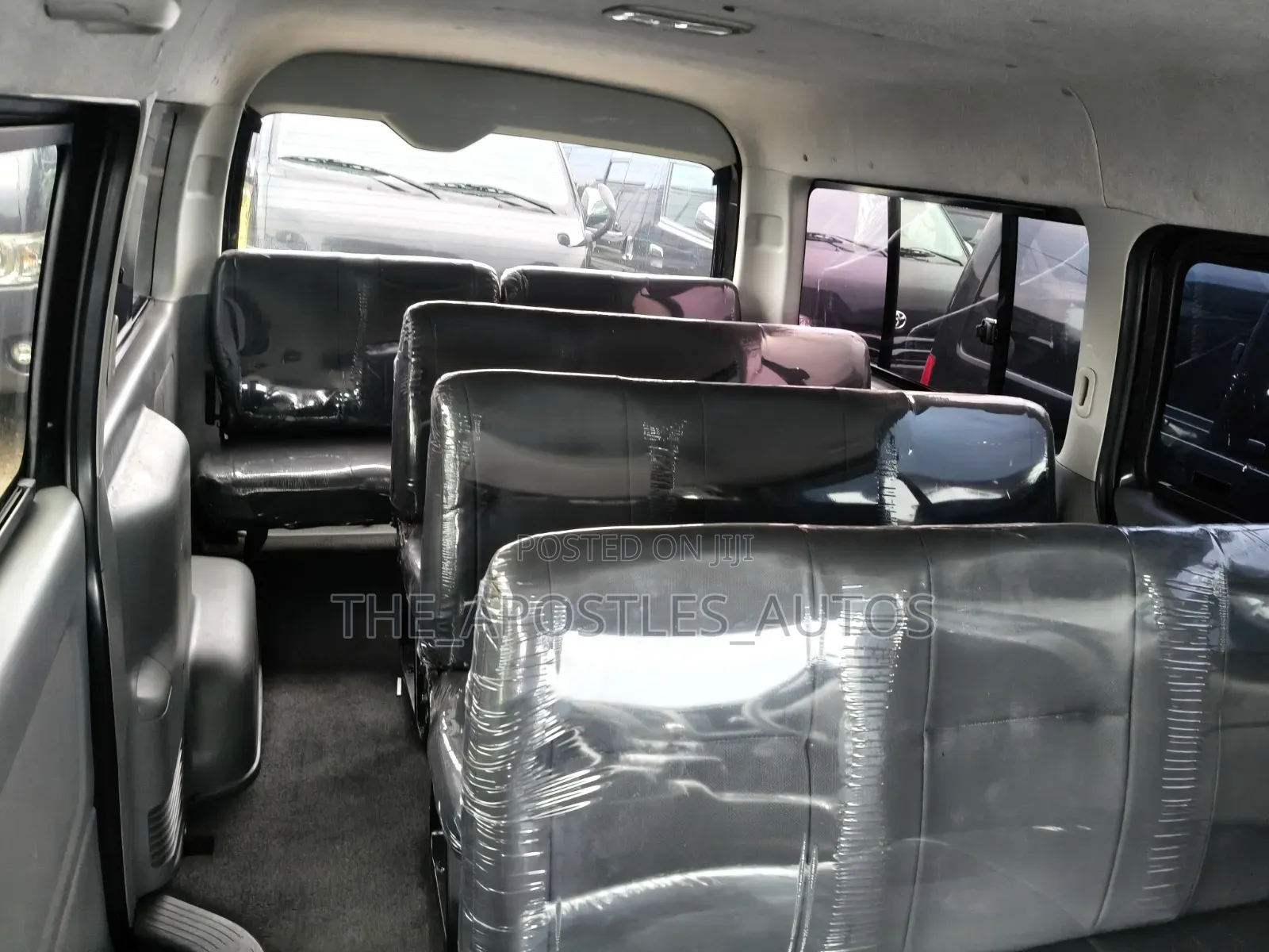 Toyota HiAce 2013 Black